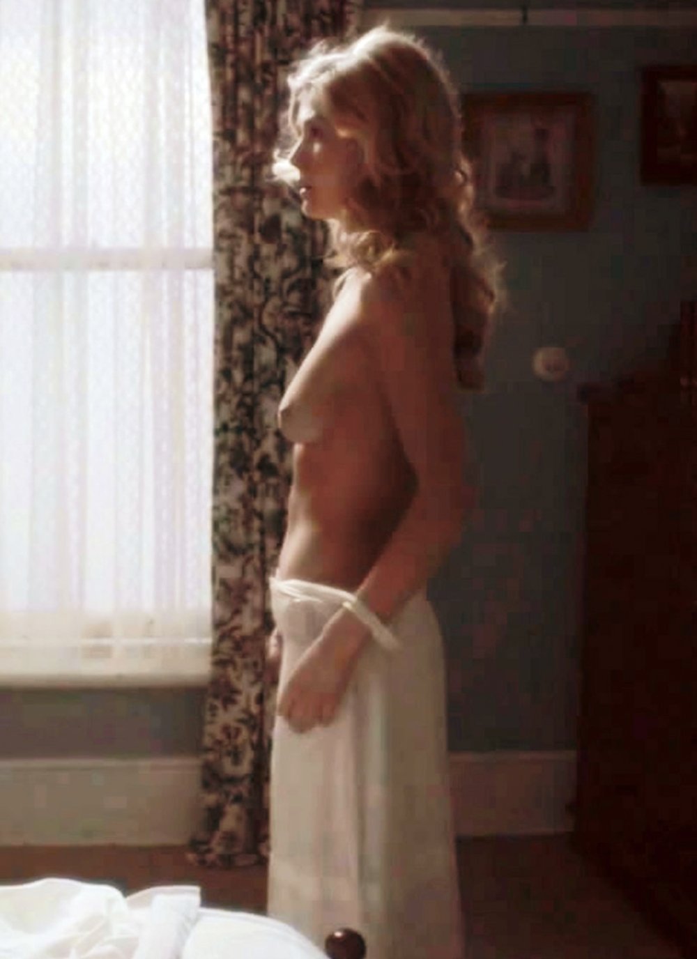 Rosamund ration love scenes