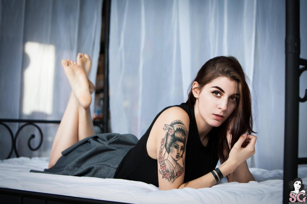 Suicidegirls aiza