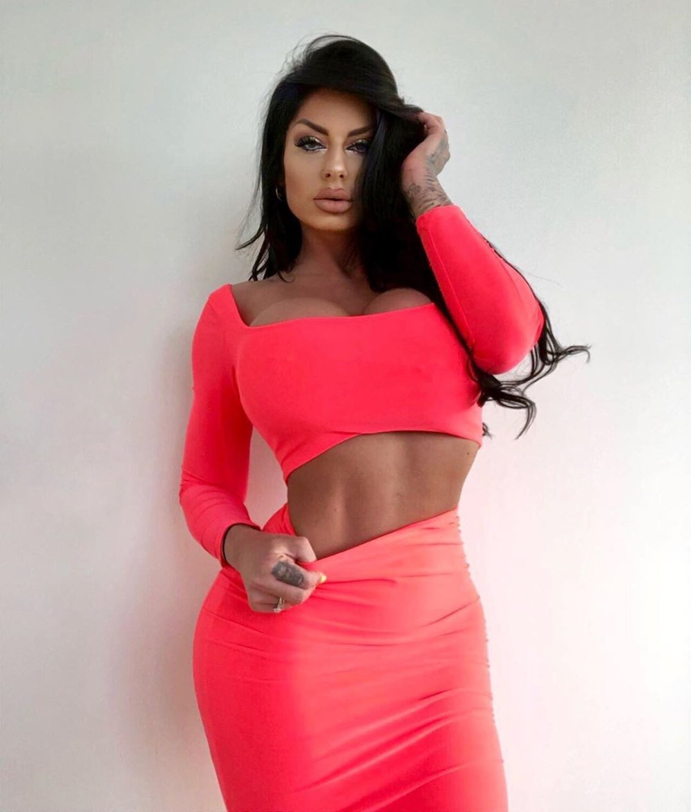 Model Lindi Nunziato Hot