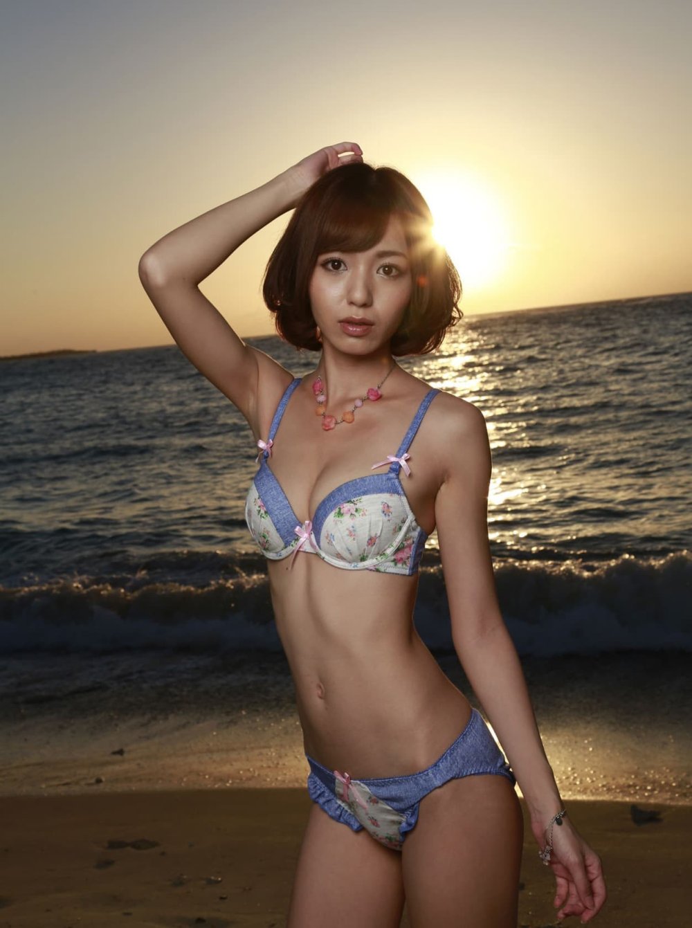 Slender Japanese girls young masturbatsya
