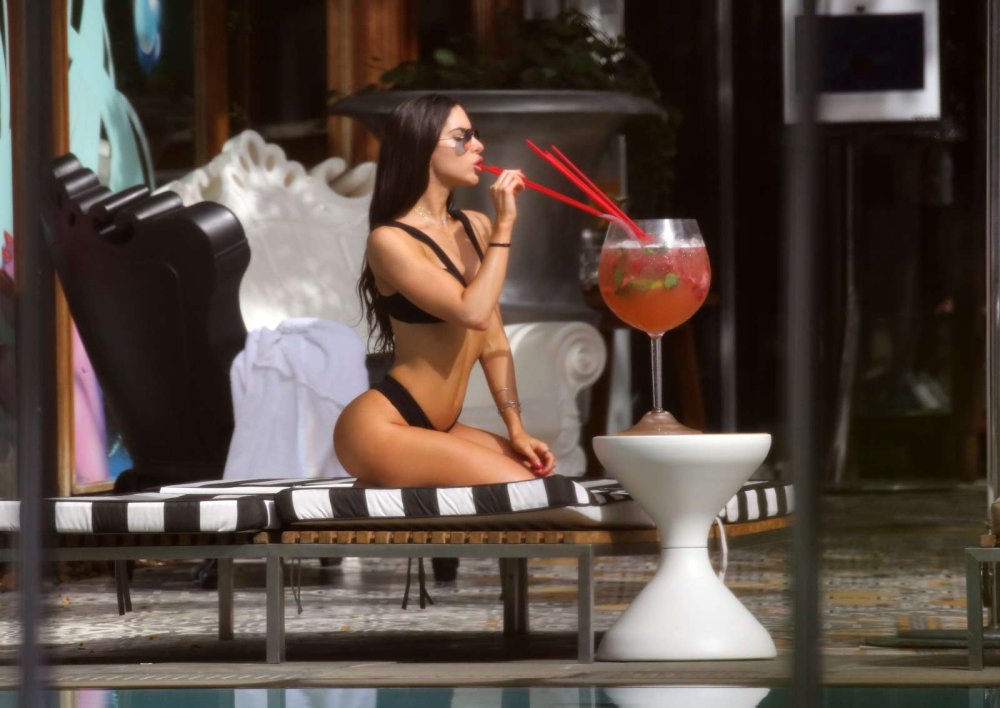 Jen Selter Puts Bikini Thong