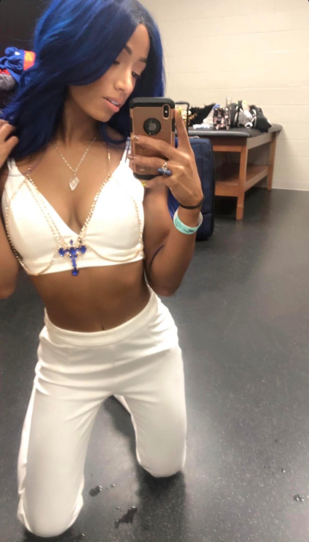 Sasha Banks wwe selfie