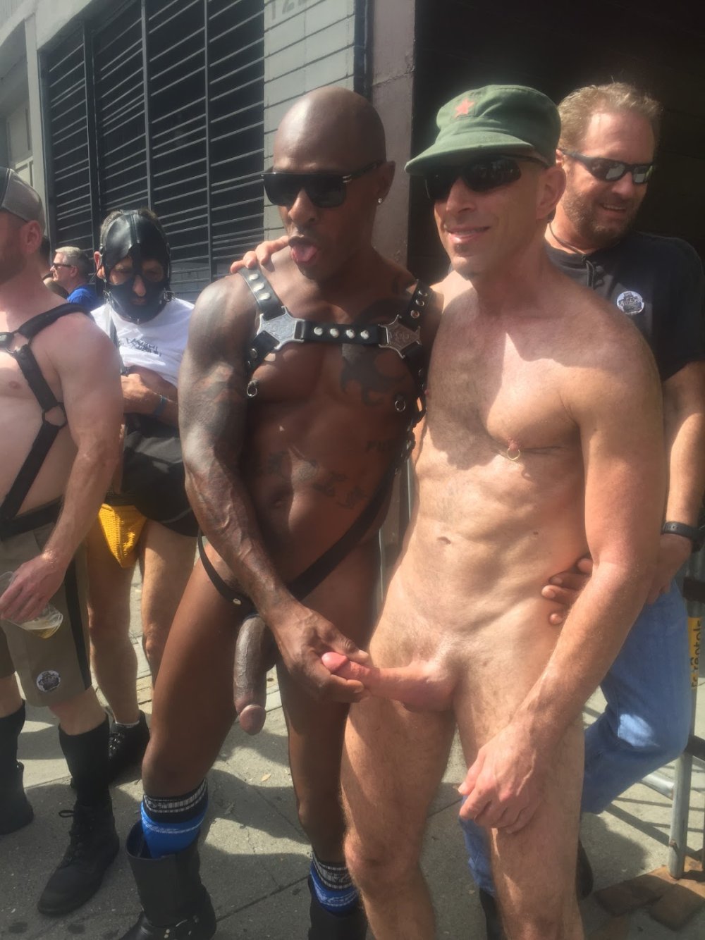 Nude Gays in Street Sht Eru STUF