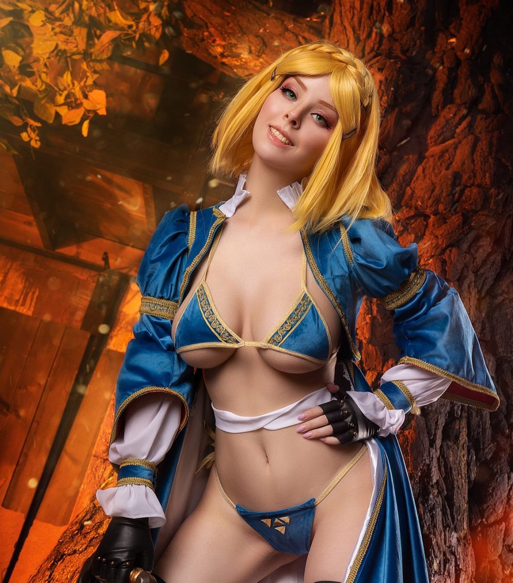 Disharmonica cosplayers