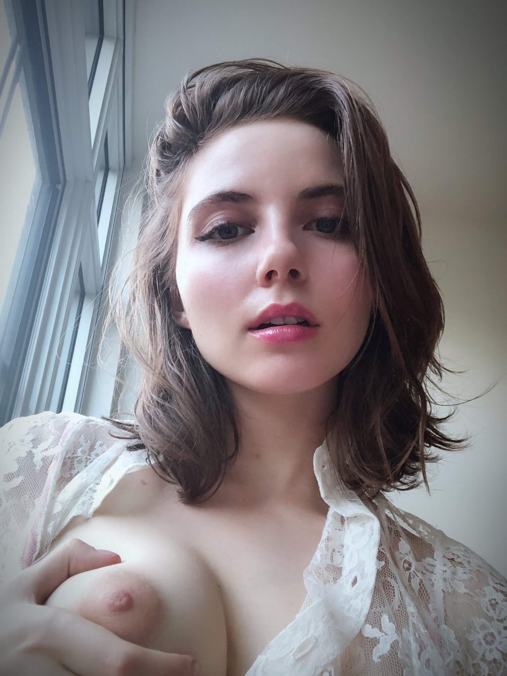 Liara Roux and Emily Bloom in "Bed Time" in La