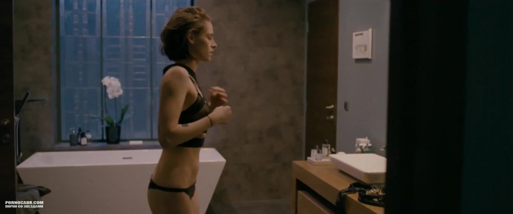 Kristen Stuart breast in the film Personal Buyer