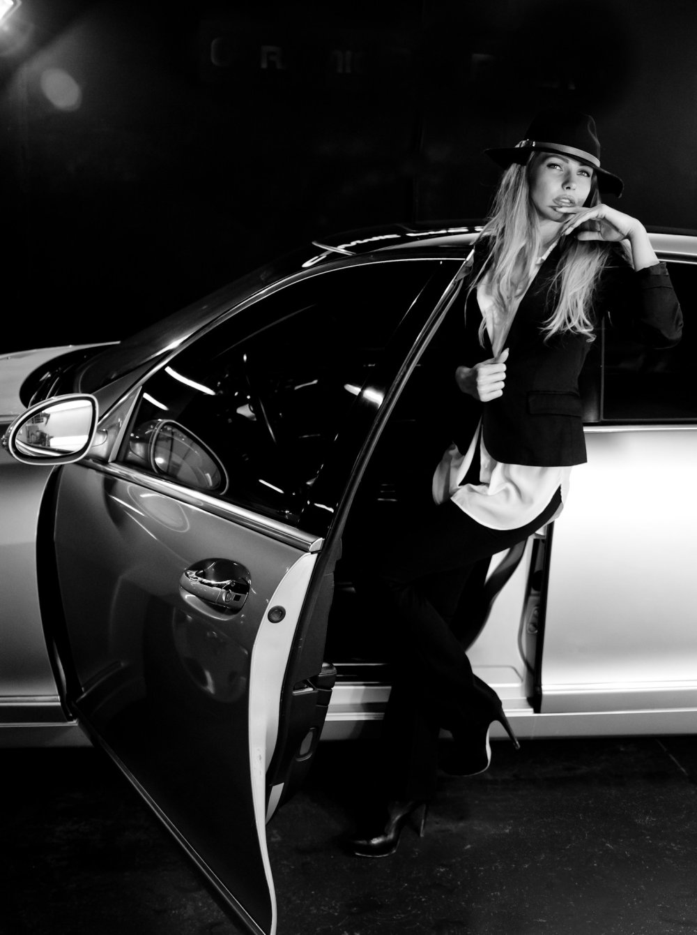 Girl and Mercedes C-Class W204