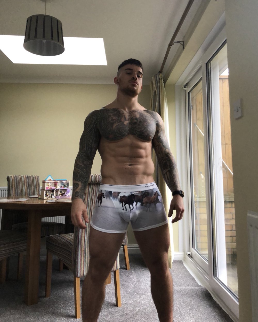 Jonathan Reese Mayers bed scenes of Dracula