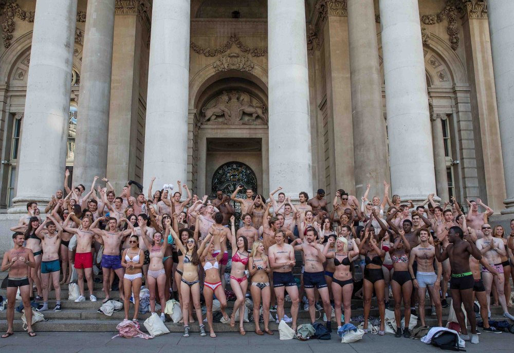 Naked women show themselves