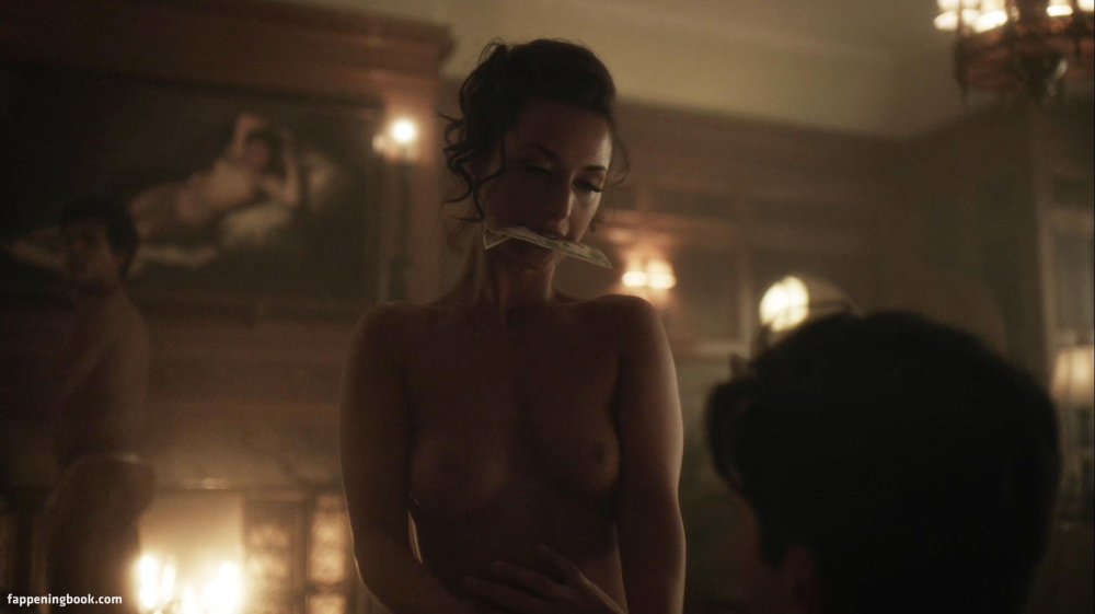 Laura Albertovna Naked