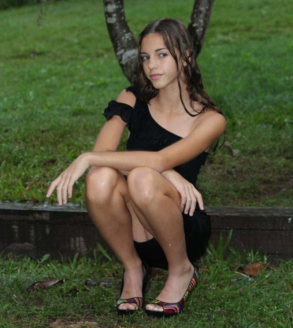 Emily Feld Nu