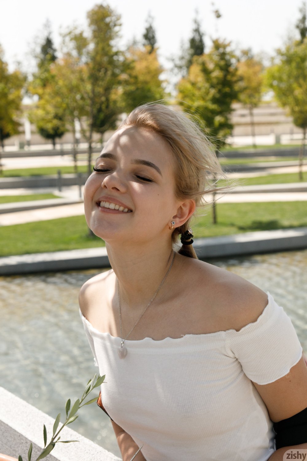 Zishy Victoria Minina