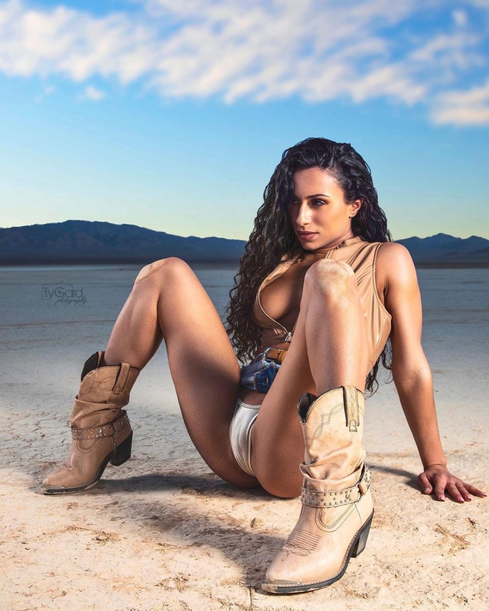 Sarena Banks model photo