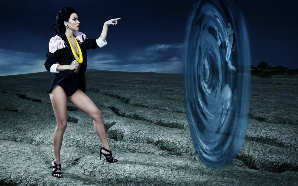 Romanian singer Inna