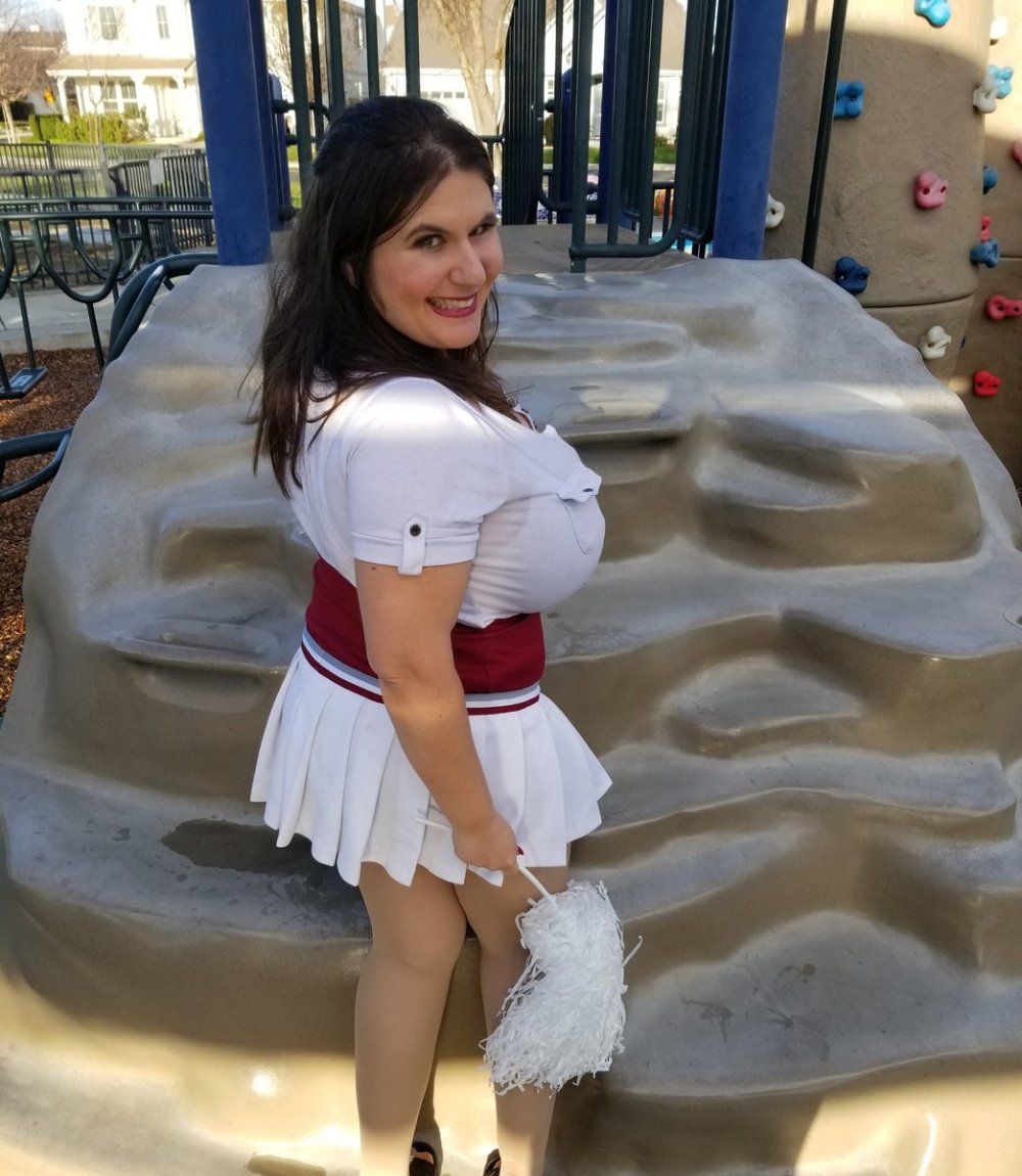 CHEYL BLOSSOM huge breasts