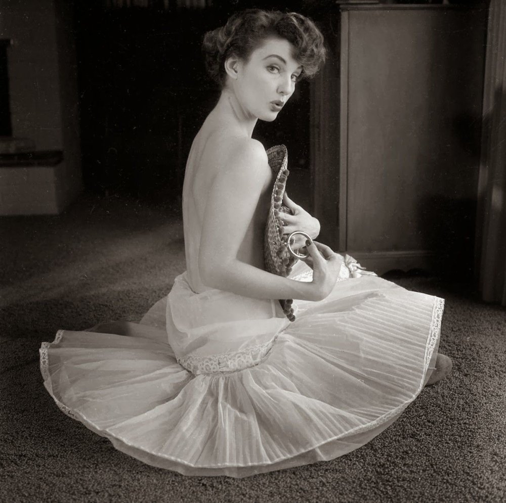 Ellison Hayes photo
