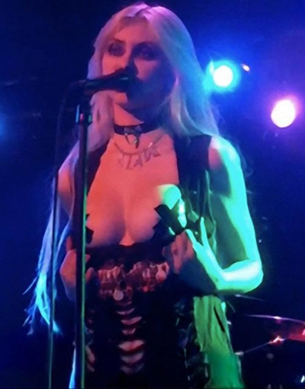 Taylor Momsen Topless