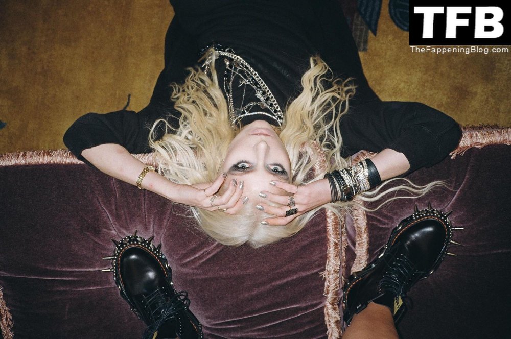 Taylor Michel Momsen Naked