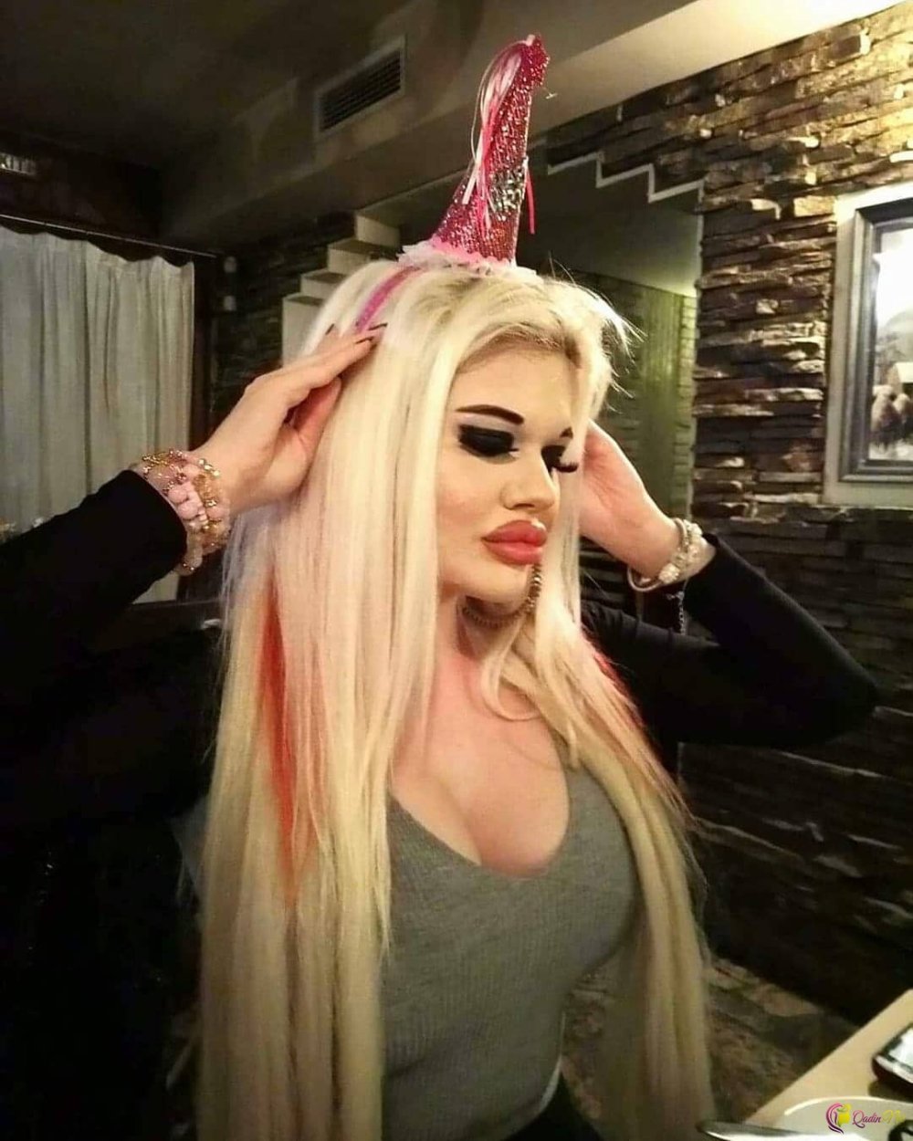 Andrea Abeli is a girl