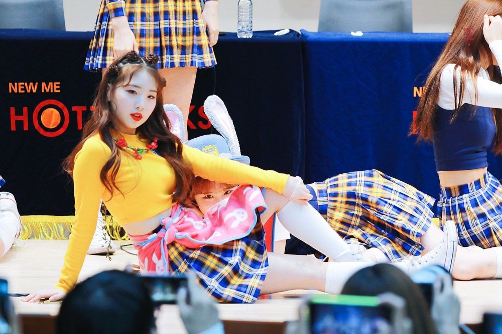 Loona line photo hot