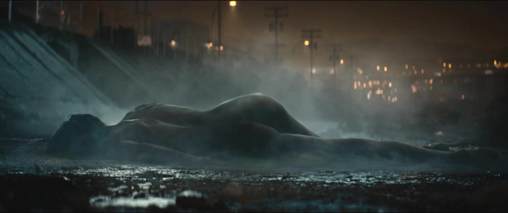 Mackenzie Davis Erotic scenes