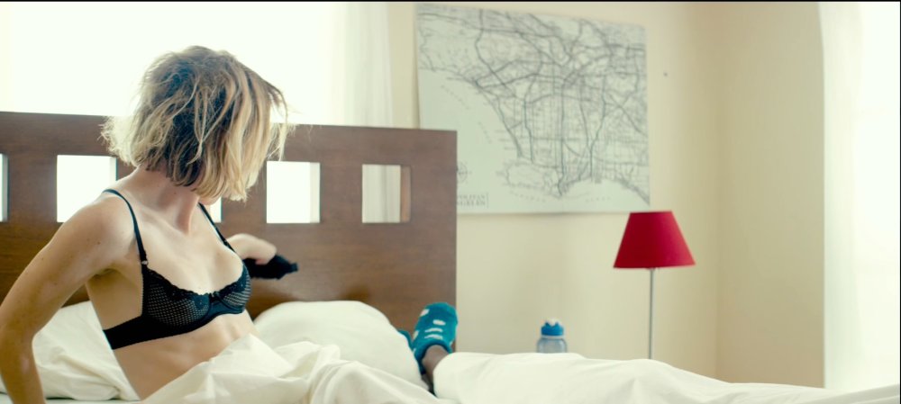 Mackenzie Davis bed scenes