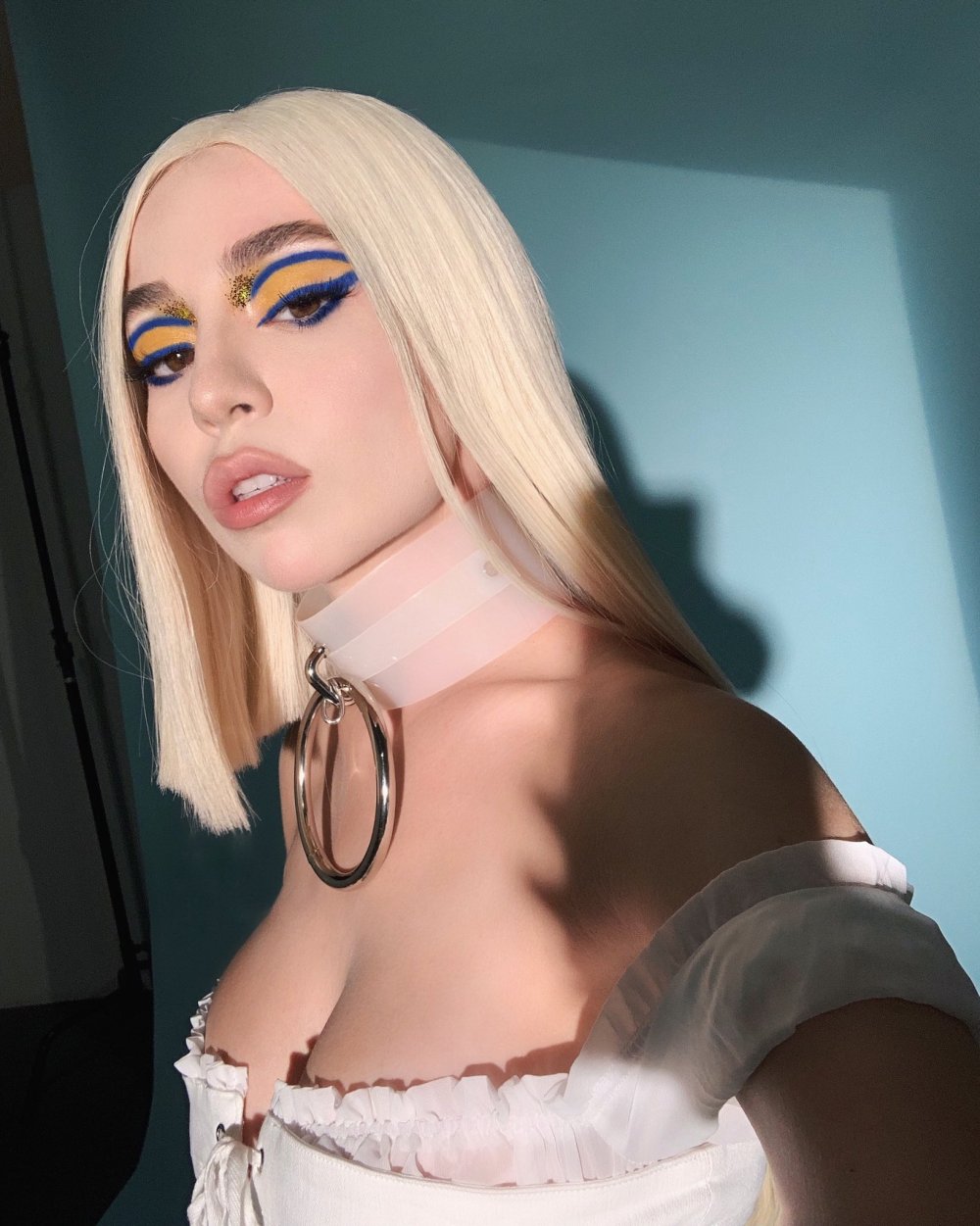Ava Max is red