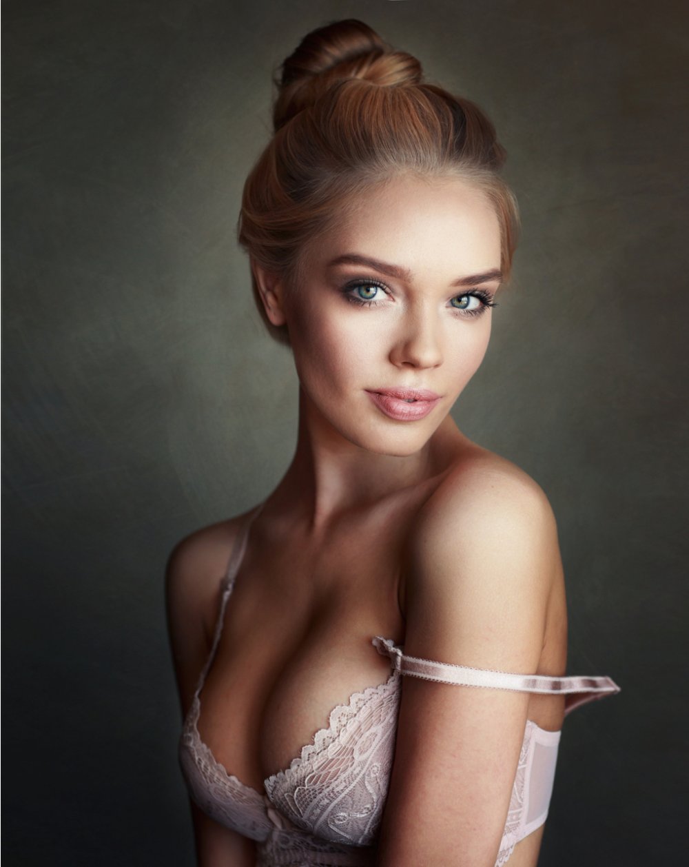 Anna Tsukanova-Kott is hot