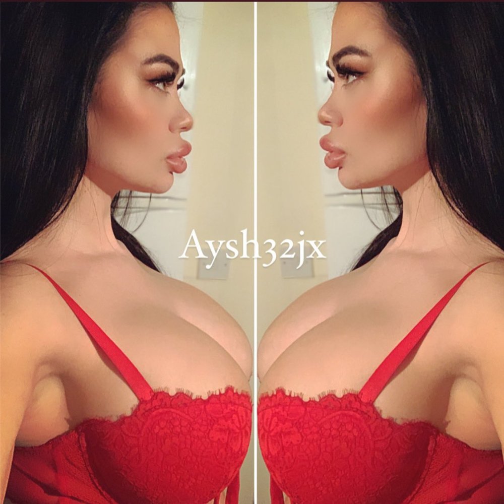 Aysha Soper Bimbo in a bra