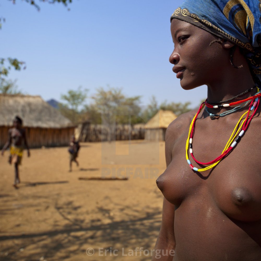 Naked girls African tribes