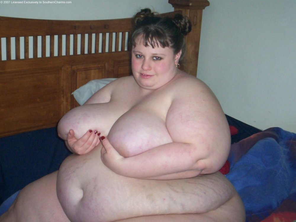 Very fat naked women