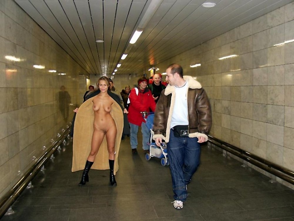 Girl undressed in the subway