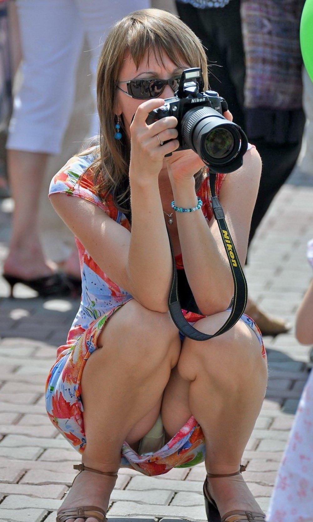 Girls without panties under the skirt