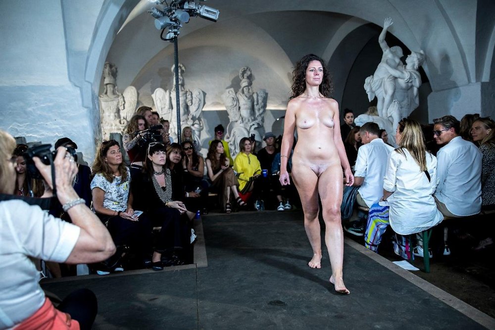 Nude girls on the podium