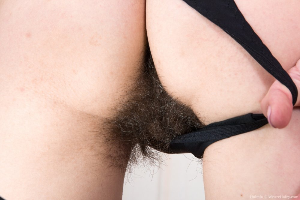 Long pubic hair