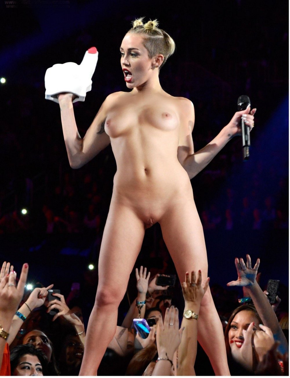 Miley Cyrus Nude