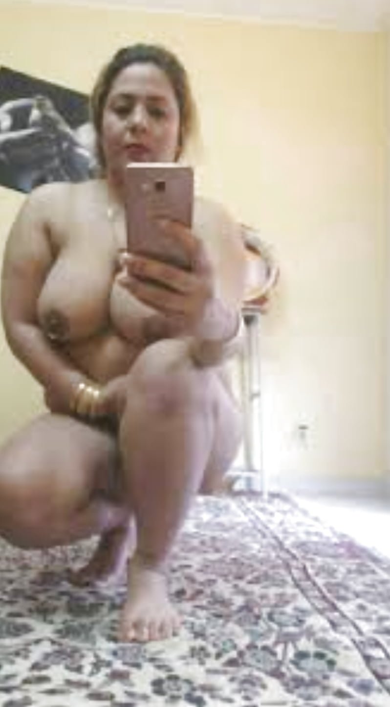 Big Arab boobs