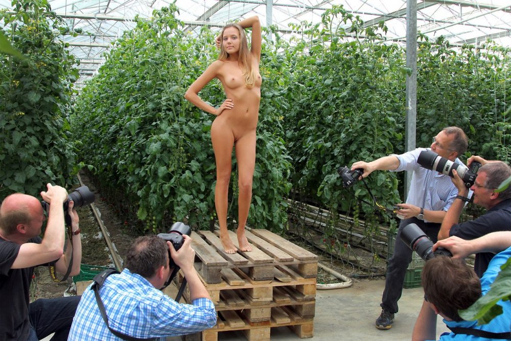 Girl undresses in public