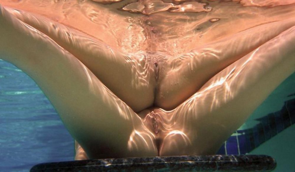 Naked vagina under water