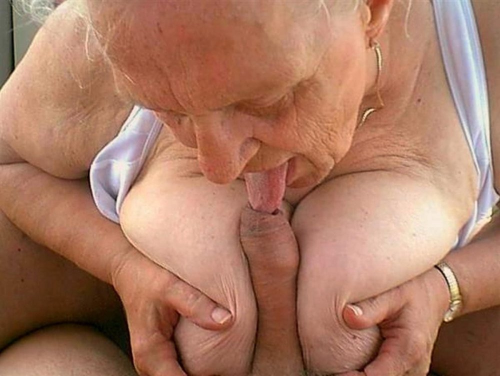 Old Thick Elderly Grandmates Flashing Tits