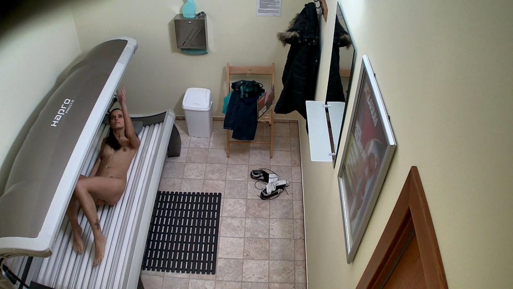 Huge tits in solarium