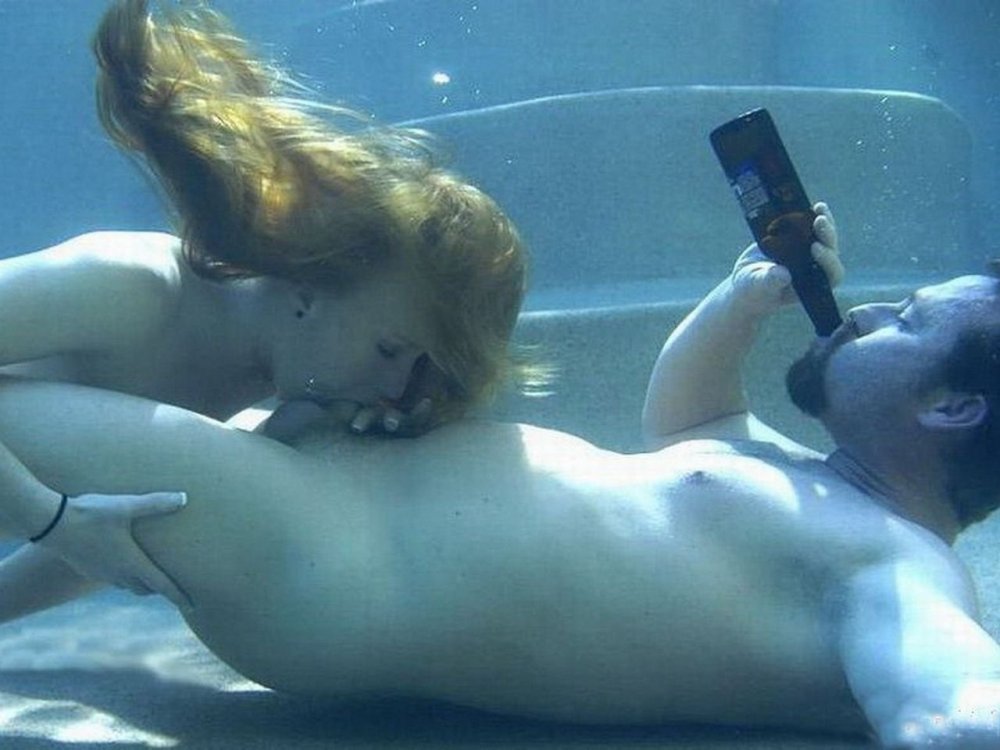 Naked tits under water