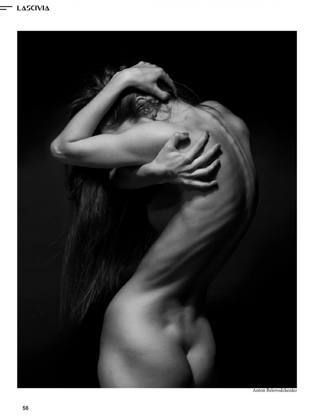The cult of the female body nude