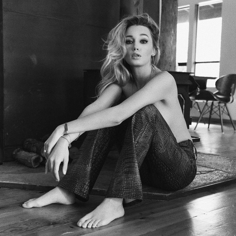 Carolina Garbing Naked