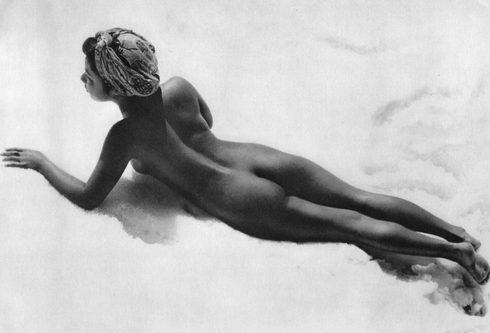 Sexy Curly Brunette Girl Sunglasses Reveals Her White Bikini Walk SHOWER WATCHERSWEB