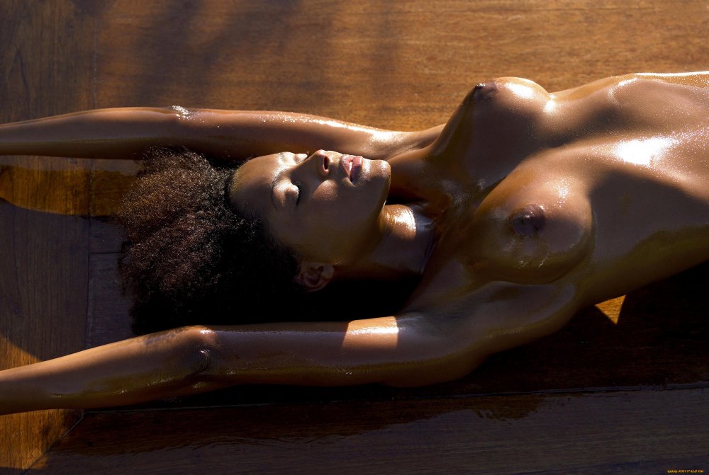 Japanese and black woman in oil