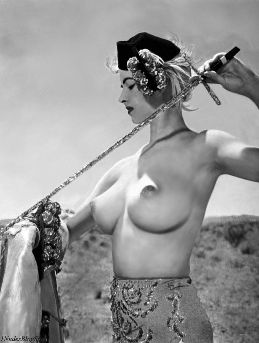 Erotic women of the 40s