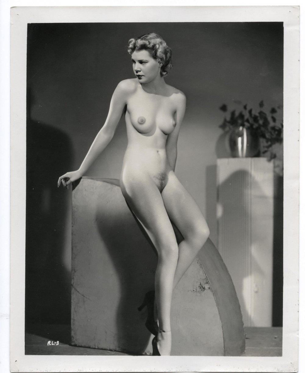 Naked women in the past