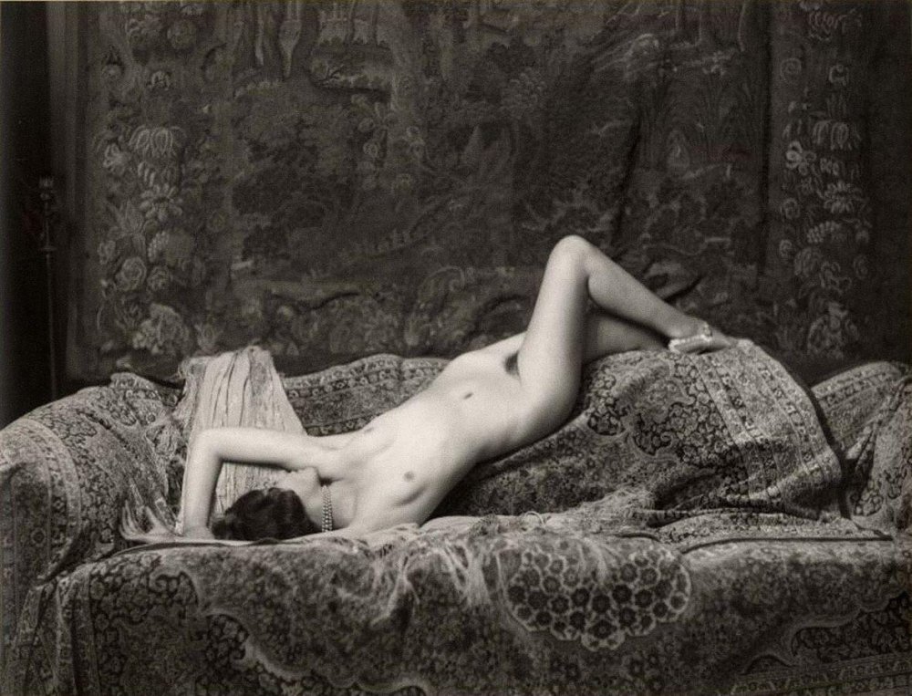 Naked women in the past
