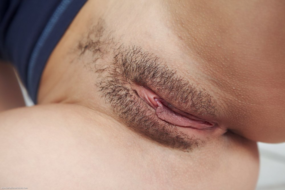 Hairy intimate hairstyle